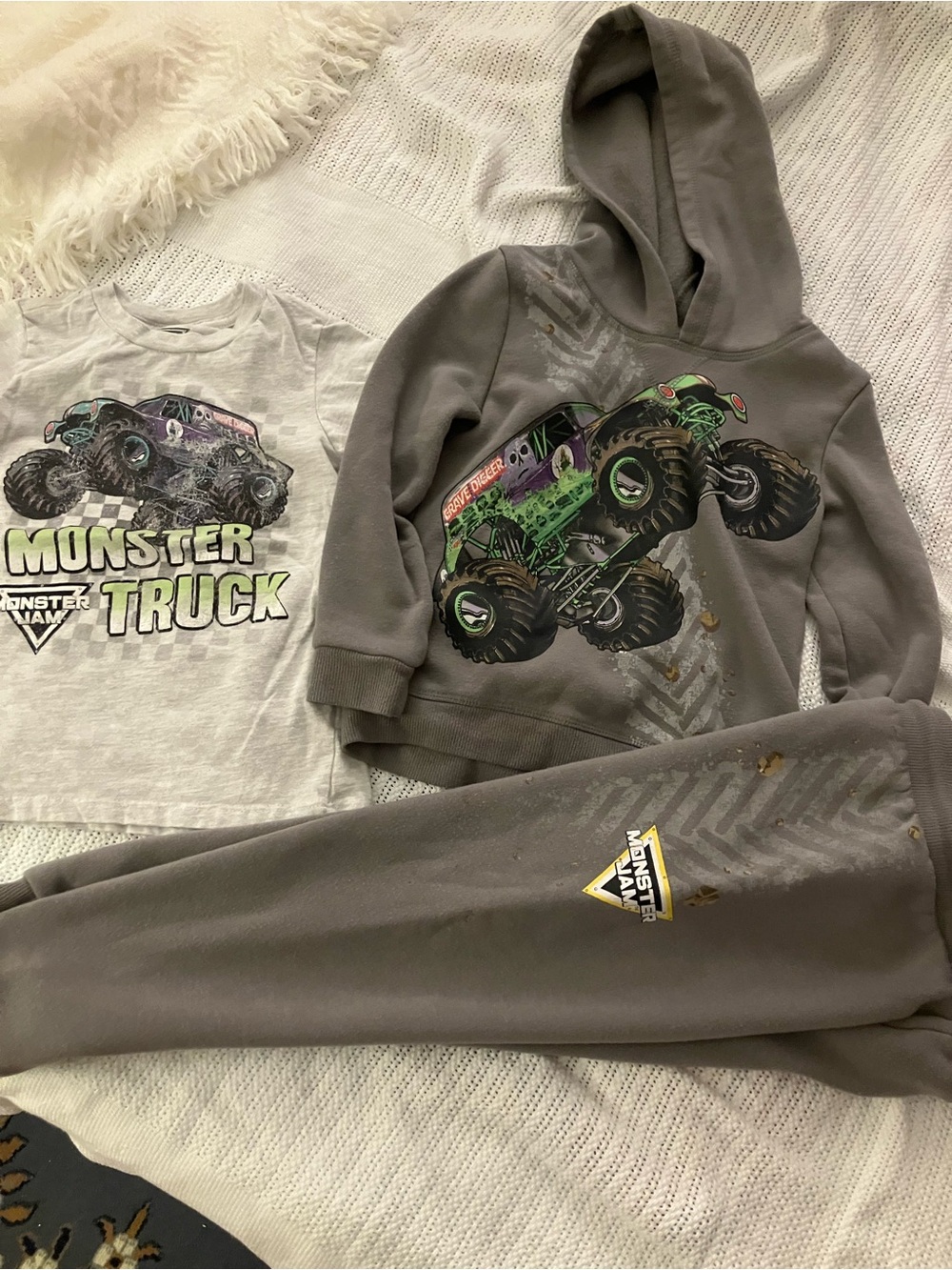 Grave Digger to hear a monster jam bundle set
